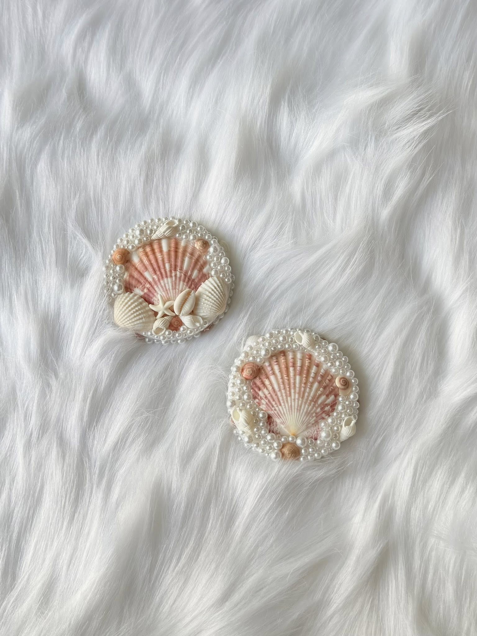 🐚 Handmade Seashell Compact Mirror – Pocket-Sized Ocean Treasure